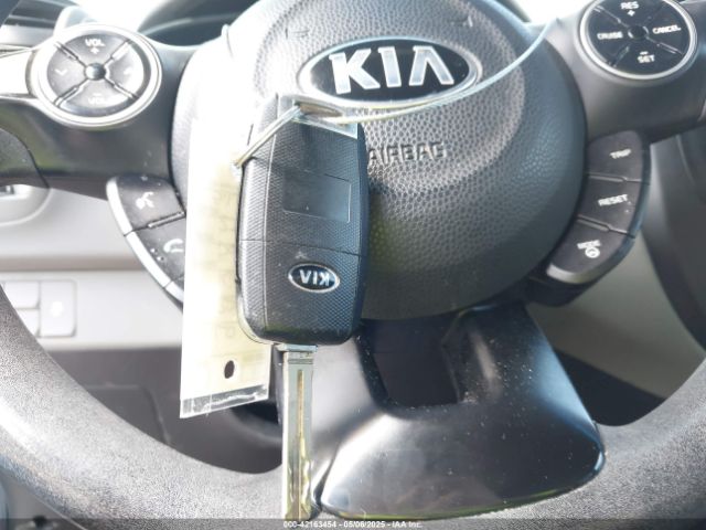 KNDJP3A53G7843073 KIA SOUL +