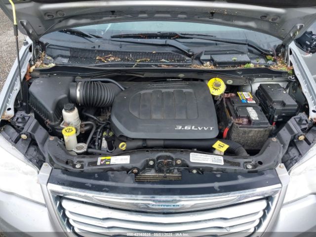 2C4RC1CG7ER201727 Chrysler Town & Country Touring-l