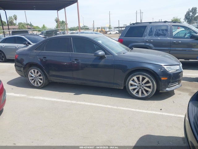 WAUGNAF47HN001156 Audi A4 2.0t Premium