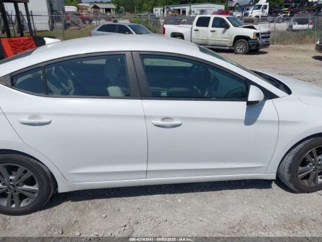 5NPD84LF0HH123720 Hyundai ELANTRA SE