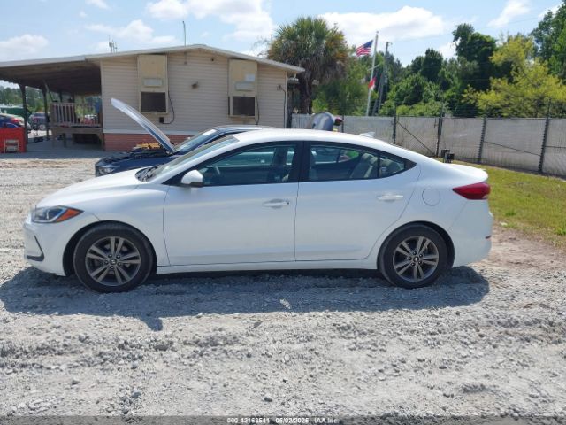 5NPD84LF0HH123720 Hyundai ELANTRA SE
