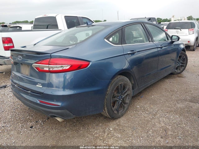 3FA6P0HD8KR170032 Ford 2019