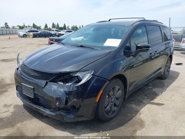 Chrysler Pacifica Hybrid Limited 2020 2C4RC1N70LR199426 Image 2