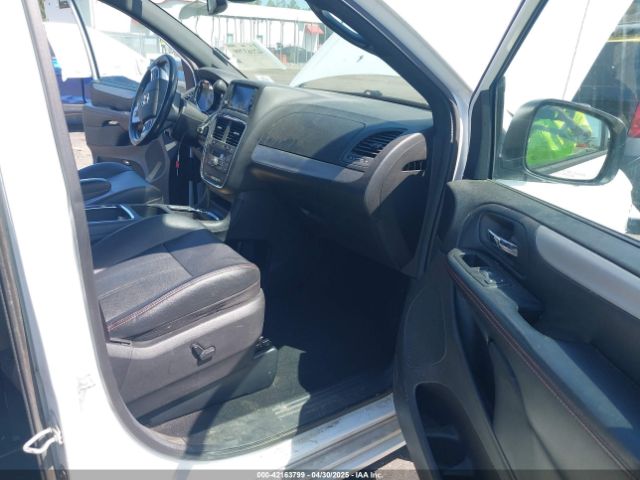 2C4RDGEGXKR785694 Dodge Grand Caravan Gt