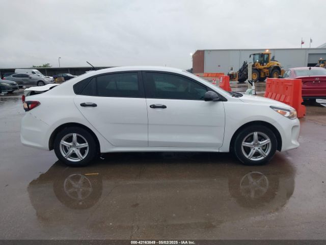 3KPA24AB2JE125564 KIA RIO LX