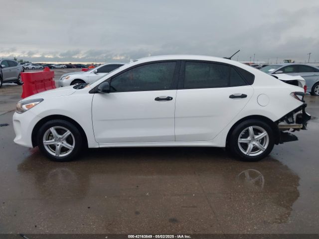 3KPA24AB2JE125564 KIA RIO LX