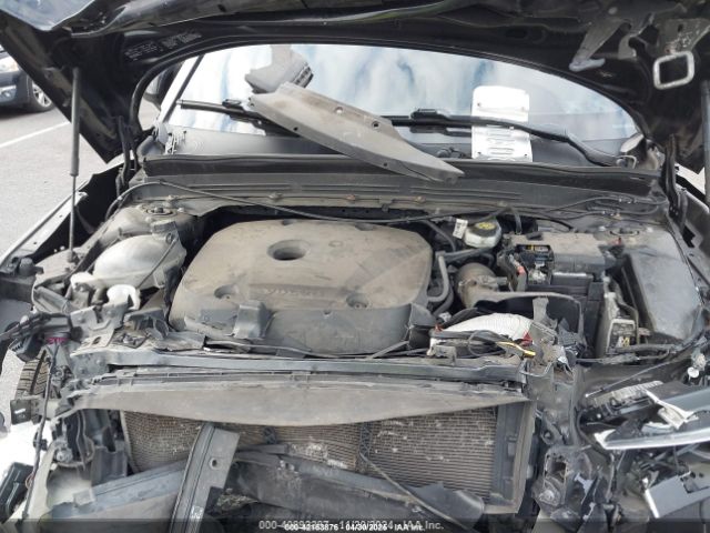 2019 VOLVO XC40 YV4162XZ8K2008421 Photo 9