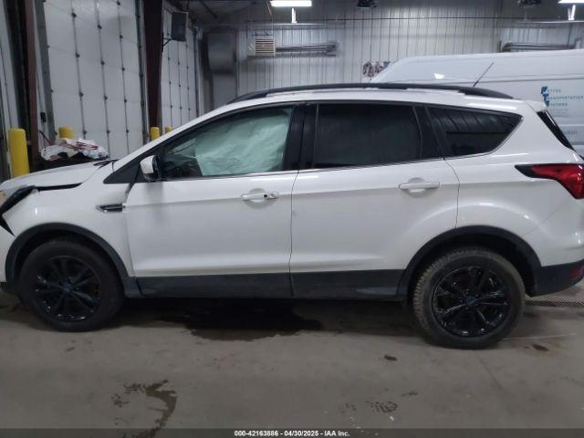 1FMCU9HD6KUC31120 Ford ESCAPE SEL