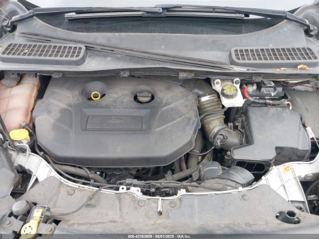 1FMCU0J94GUC60141 Ford Escape Titanium
