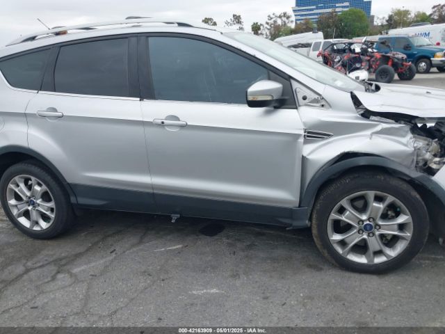 1FMCU0J94GUC60141 Ford Escape Titanium