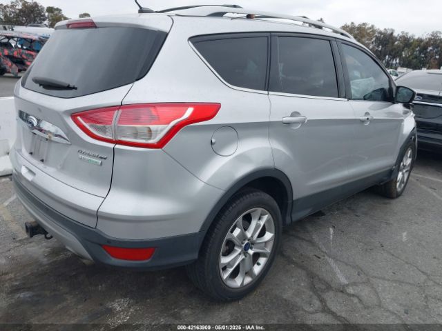 1FMCU0J94GUC60141 Ford Escape Titanium