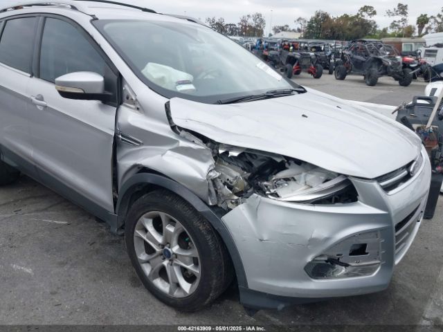 1FMCU0J94GUC60141 Ford Escape Titanium