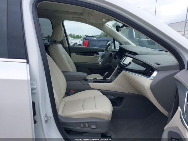 2025 CADILLAC XT6 1GYKPCRS5SZ133551 Photo 4