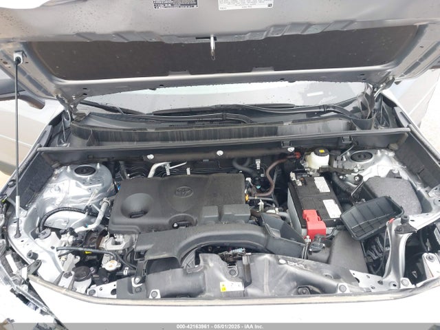 2T3F1RFV6RC420807 Toyota RAV4 LE