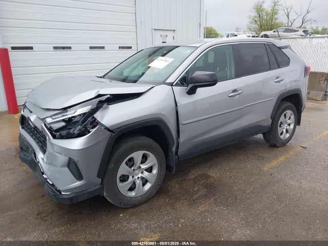 2T3F1RFV6RC420807 Toyota RAV4 LE