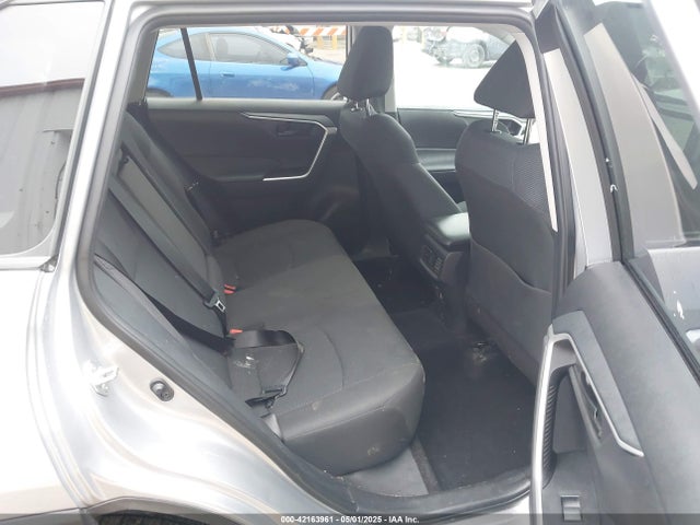 2T3F1RFV6RC420807 Toyota RAV4 LE
