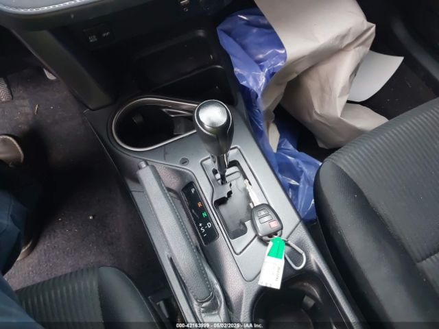 JTMZFREV5JD109515 Toyota RAV4 LE