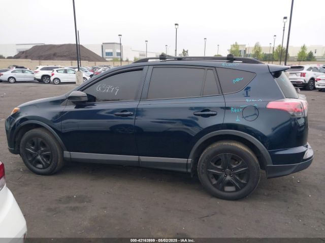 JTMZFREV5JD109515 Toyota RAV4 LE