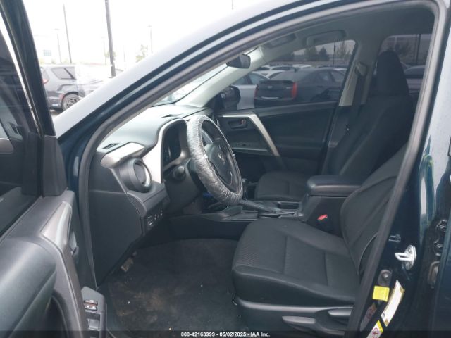 JTMZFREV5JD109515 Toyota RAV4 LE