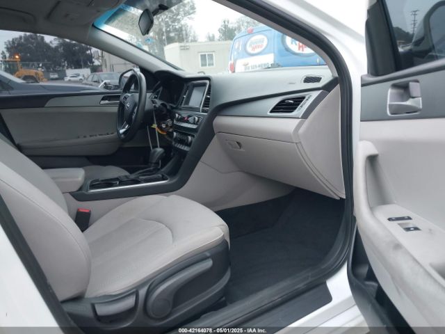 5NPE24AF2KH753870 Hyundai SONATA SE