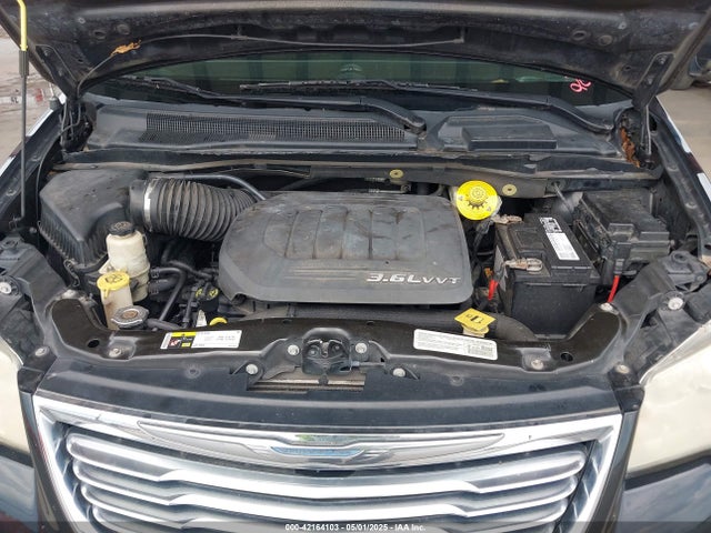 2C4RC1BG8ER296073 Chrysler Town & Country Touring
