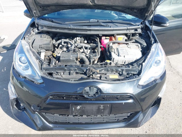 JTDKDTB36F1586812 Toyota Prius C Two