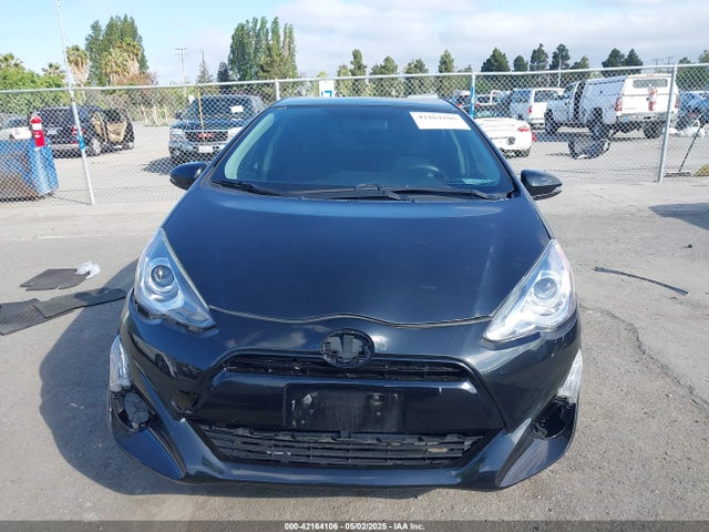 JTDKDTB36F1586812 Toyota Prius C Two