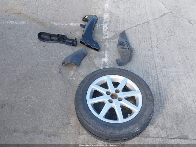 JTDKDTB36F1586812 Toyota Prius C Two