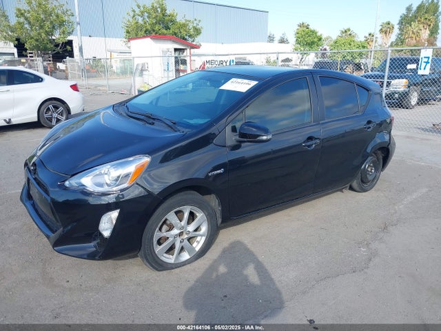 JTDKDTB36F1586812 Toyota Prius C Two