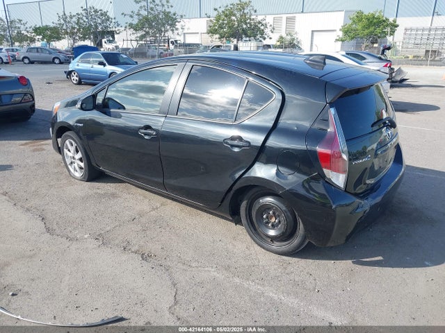 JTDKDTB36F1586812 Toyota Prius C Two
