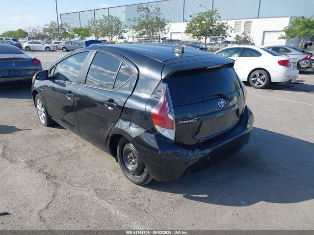 JTDKDTB36F1586812 Toyota Prius C Two