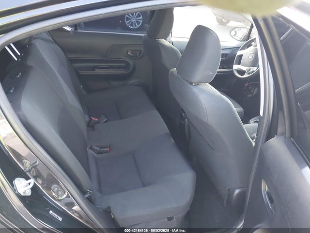 JTDKDTB36F1586812 Toyota Prius C Two