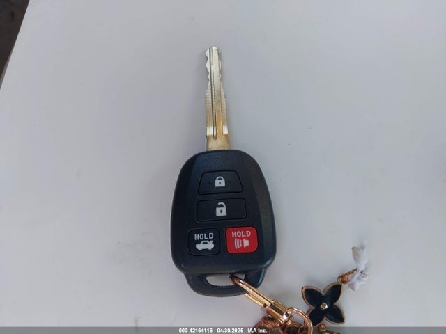 2T1BURHE4GC711962 Toyota COROLLA LE
