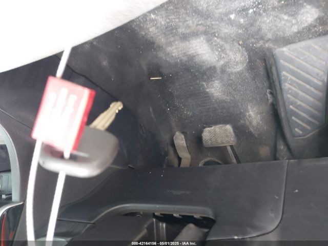 2T1BURHE4JC009597 Toyota COROLLA LE