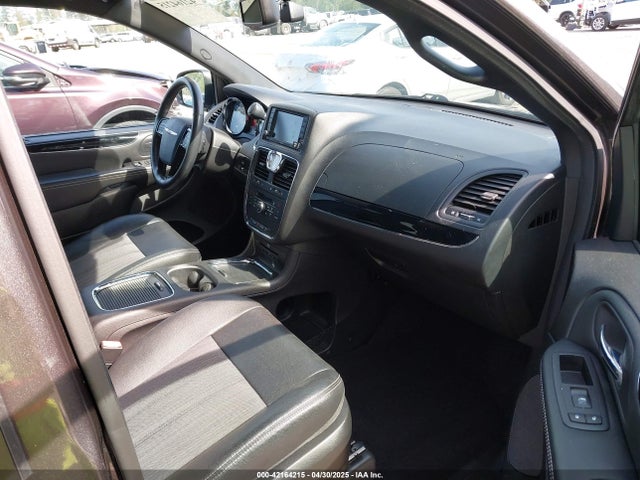 Chrysler 2016 2016 2C4RC1HG0GR138532 Image 5
