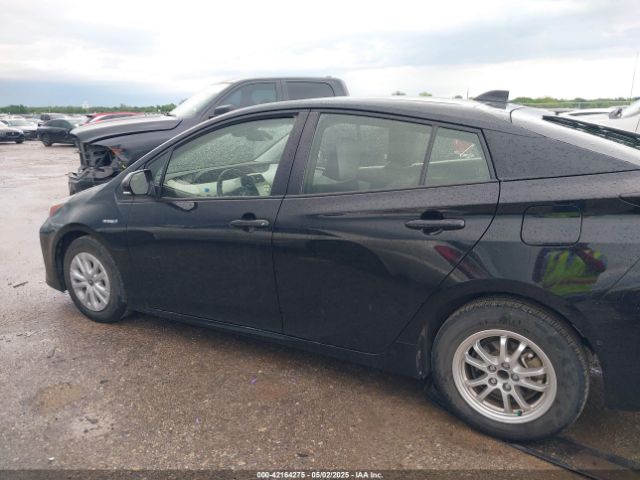 JTDKAMFU8N3168739 Toyota Prius Le
