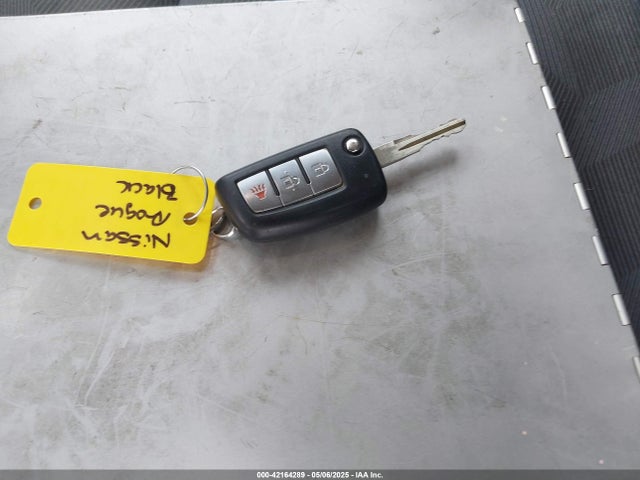 Nissan ROGUE S 2016 KNMAT2MV6GP729800 Image 11