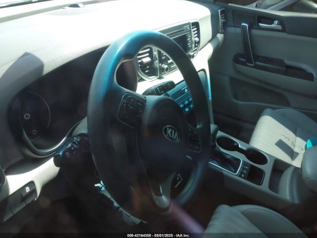KNDPMCAC1H7197938 KIA Sportage Lx