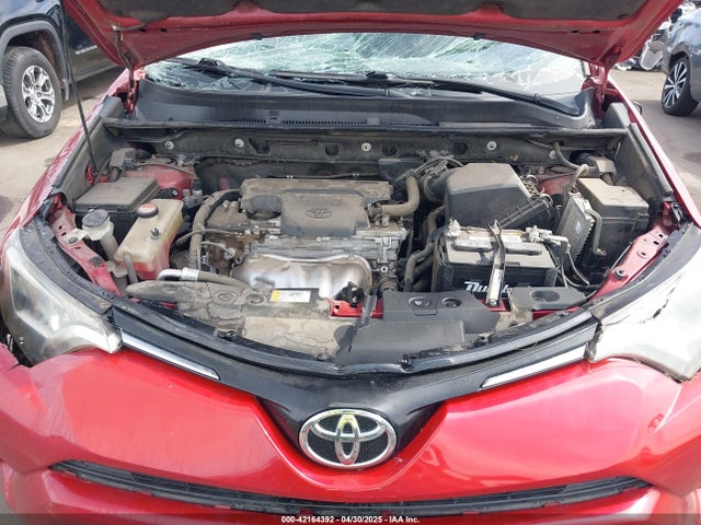 JTMZFREV9GJ065156 Toyota RAV4 LE