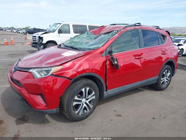 JTMZFREV9GJ065156 Toyota RAV4 LE