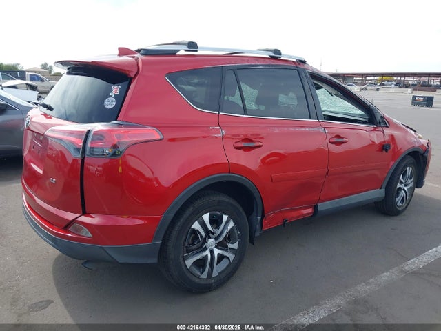 JTMZFREV9GJ065156 Toyota RAV4 LE