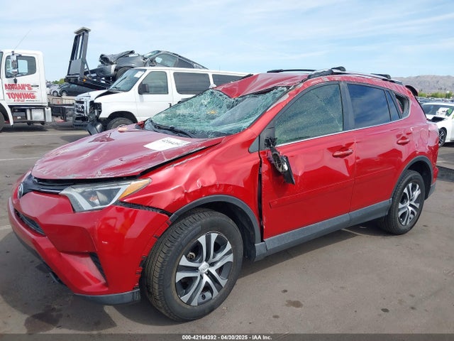 JTMZFREV9GJ065156 Toyota RAV4 LE