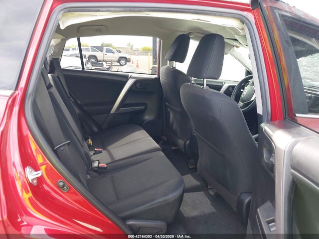 JTMZFREV9GJ065156 Toyota RAV4 LE