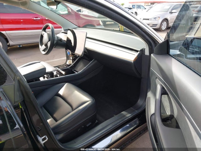 5YJ3E1EA3LF606386 Tesla MODEL 3