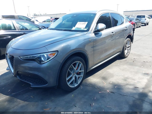 ZASFAKAN1J7B91604 Alfa Romeo 2018