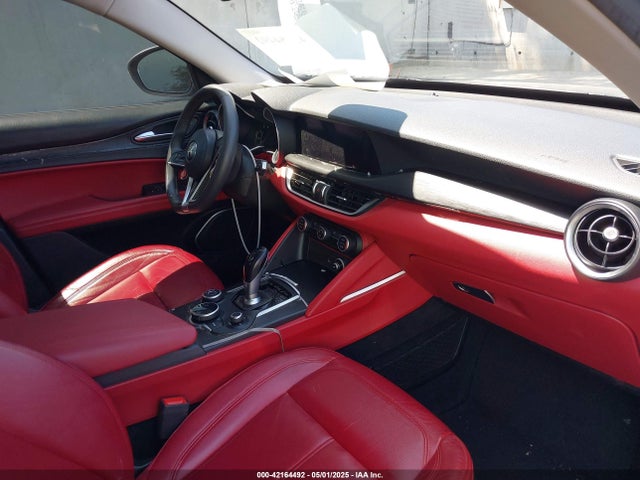 ZASFAKAN1J7B91604 Alfa Romeo 2018