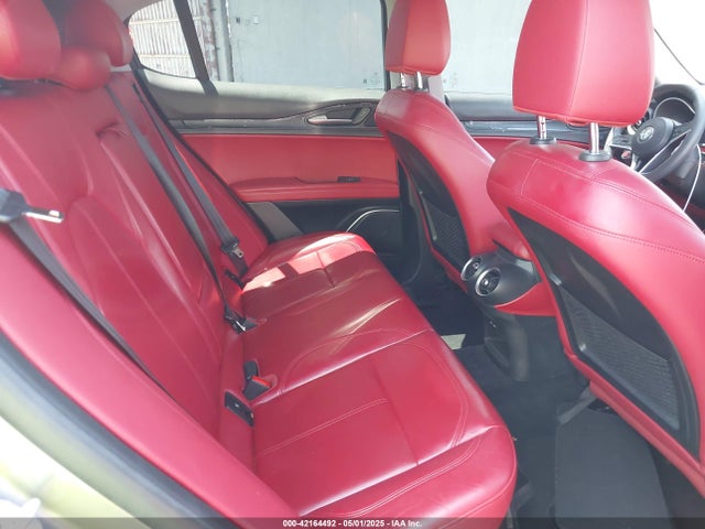 ZASFAKAN1J7B91604 Alfa Romeo 2018