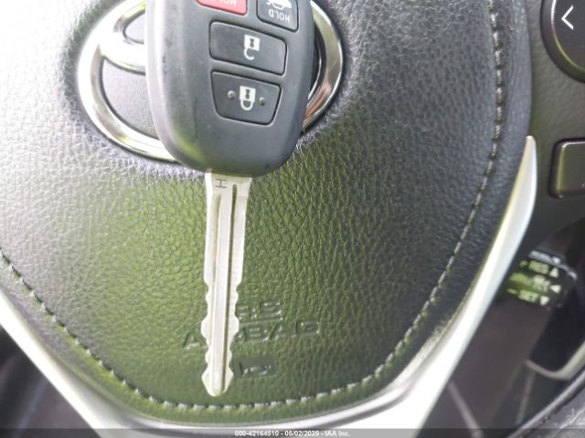 5YFBURHE5JP768422 Toyota COROLLA SE
