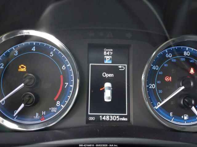 5YFBURHE5JP768422 Toyota COROLLA SE