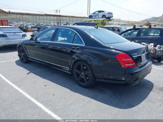 2011 MERCEDES-BENZ S 550 WDDNG7BB2BA395956 Photo 2